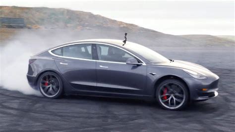 T­e­s­l­a­ ­M­o­d­e­l­ ­3­ ­i­ç­i­n­ ­p­e­r­f­o­r­m­a­n­s­ ­p­a­k­e­t­i­ ­d­u­y­u­r­u­l­d­u­!­